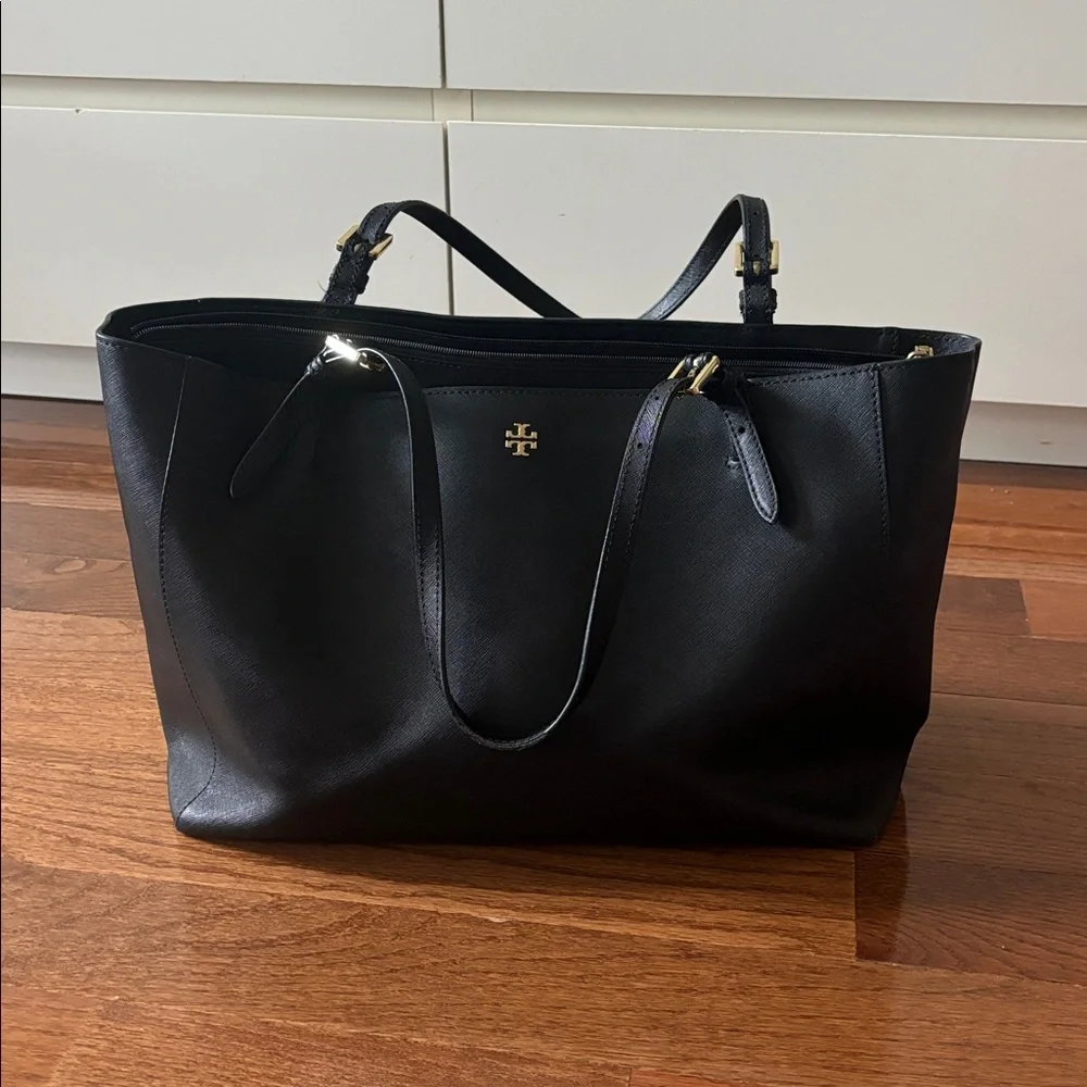 Tory Burch black saffiano leather Robinson tote bag